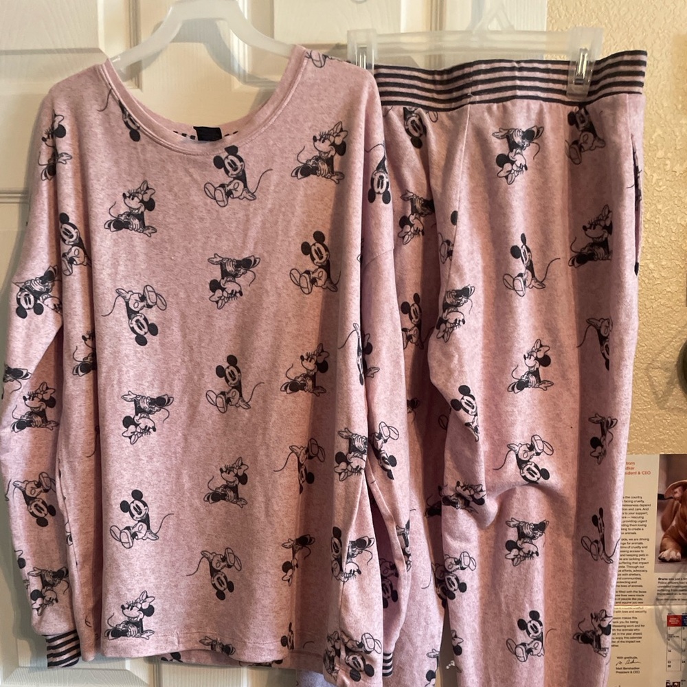 Ladies Pink Mickey Mouse Pajamas